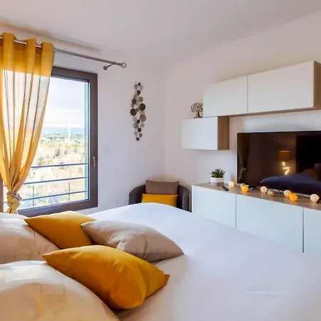 A7- 2 Bdr Sea & Mountain View - Ac, Parking, Pool & Terrace Apartment Antibes Exterior photo